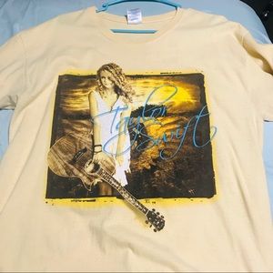 Taylor swift yellow debut tour T-shirt large
